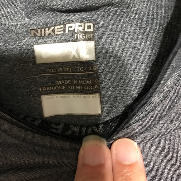 Nike tight fit gray shirt xl 18-20 kids - Picture 3 of 4